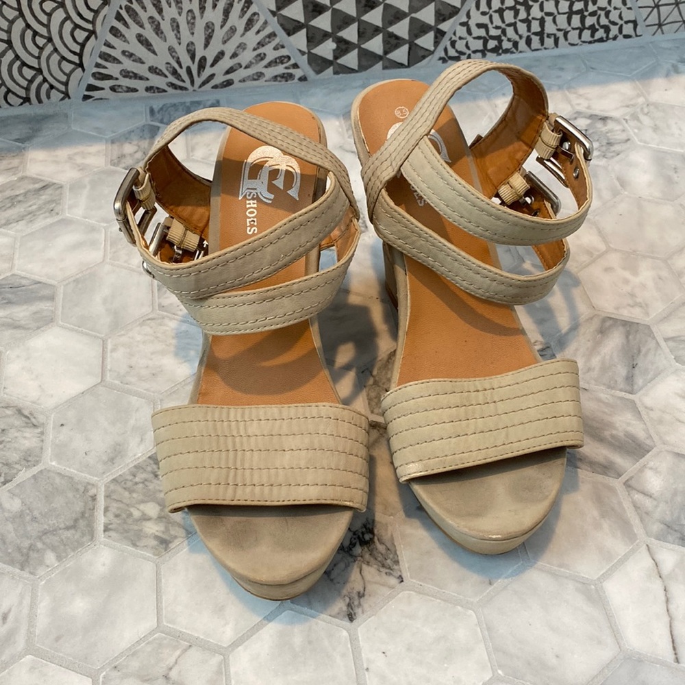 Tan Wedges
